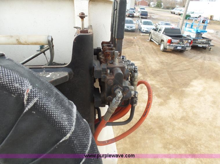 image for item AL9203 1989 Chevrolet Custom Deluxe C7D042 bucket truck