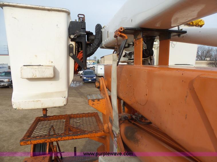 image for item AL9203 1989 Chevrolet Custom Deluxe C7D042 bucket truck