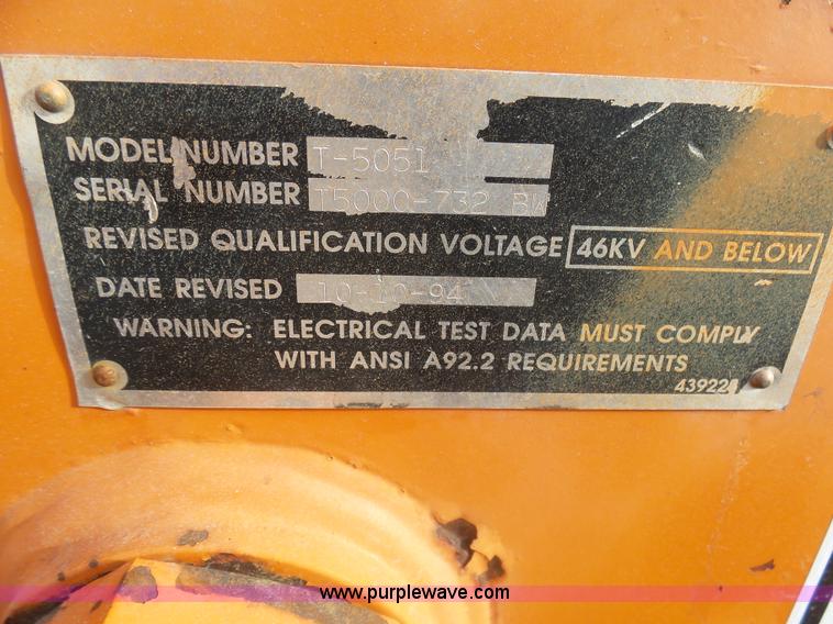 image for item AL9203 1989 Chevrolet Custom Deluxe C7D042 bucket truck