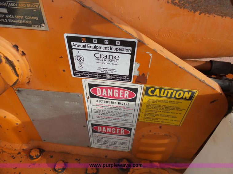 image for item AL9203 1989 Chevrolet Custom Deluxe C7D042 bucket truck