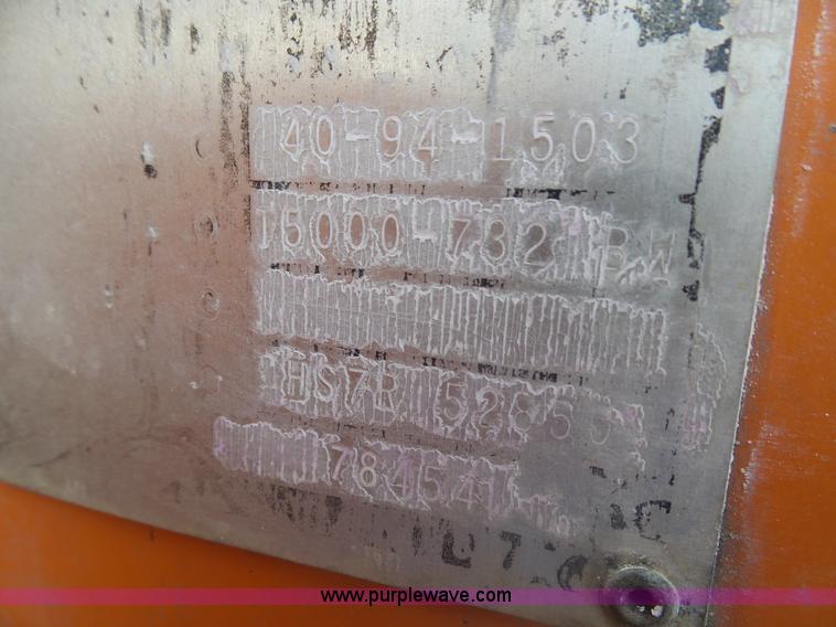 image for item AL9203 1989 Chevrolet Custom Deluxe C7D042 bucket truck