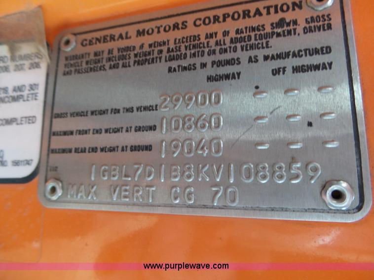 image for item AL9203 1989 Chevrolet Custom Deluxe C7D042 bucket truck