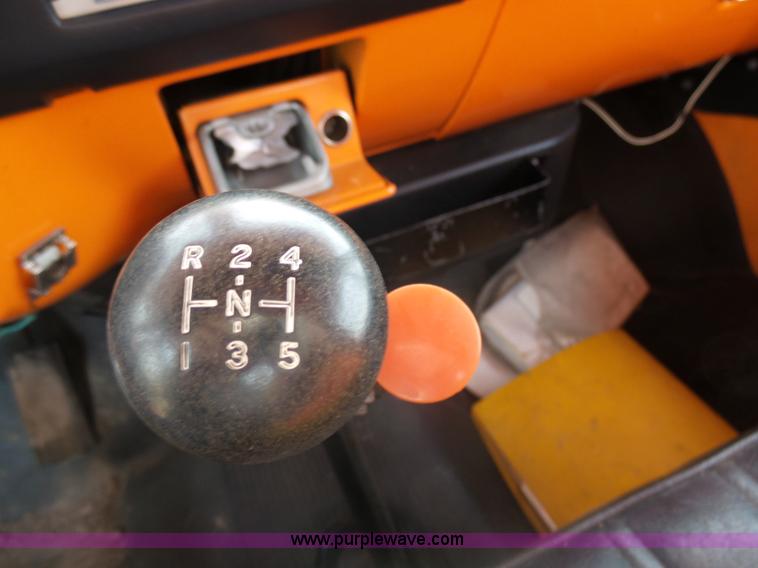 image for item AL9203 1989 Chevrolet Custom Deluxe C7D042 bucket truck