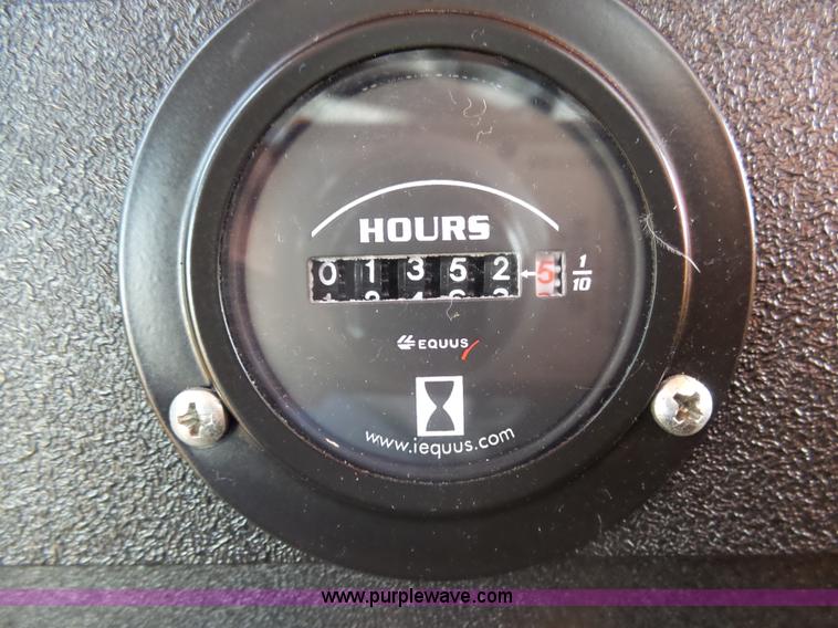 image for item AL9203 1989 Chevrolet Custom Deluxe C7D042 bucket truck