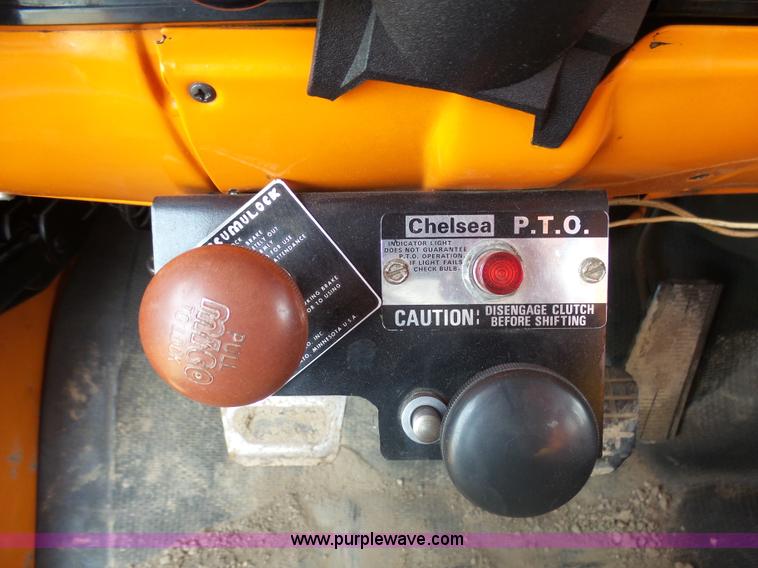 image for item AL9203 1989 Chevrolet Custom Deluxe C7D042 bucket truck