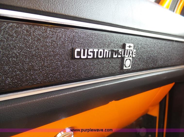 image for item AL9203 1989 Chevrolet Custom Deluxe C7D042 bucket truck