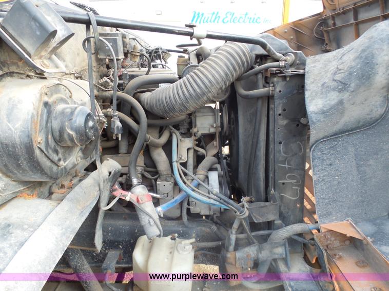 image for item AL9203 1989 Chevrolet Custom Deluxe C7D042 bucket truck