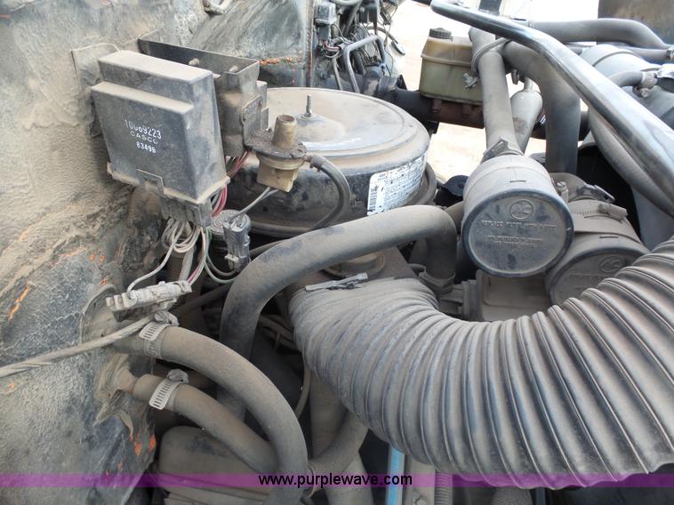 image for item AL9203 1989 Chevrolet Custom Deluxe C7D042 bucket truck