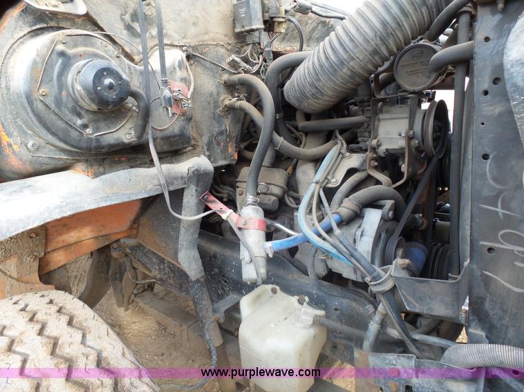 image for item AL9203 1989 Chevrolet Custom Deluxe C7D042 bucket truck