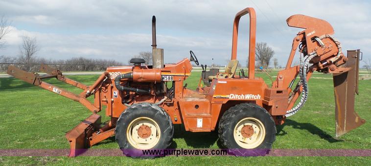 image for item AO9835 1996 Ditch Witch 8020 Turbo cable plow