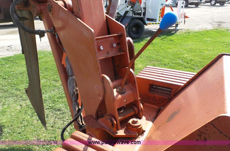 image for item AO9835 1996 Ditch Witch 8020 Turbo cable plow