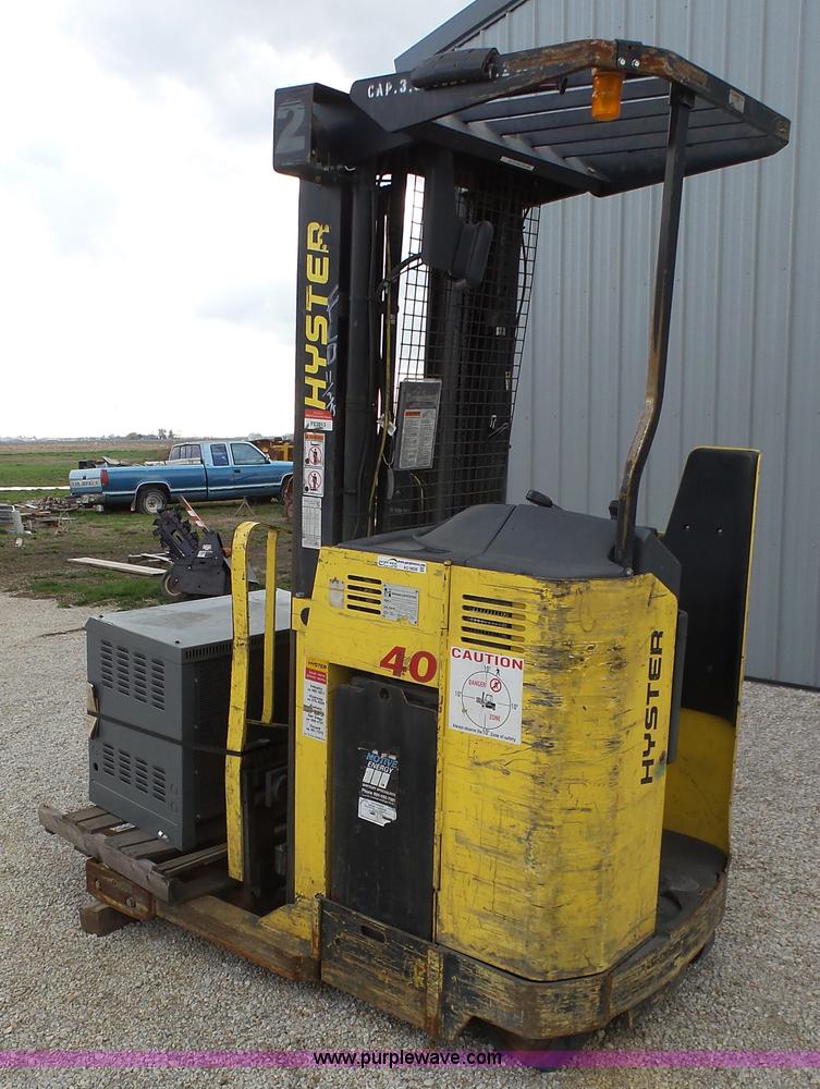 image for item AO9836 2004 Hyster N40XMR3 forklift
