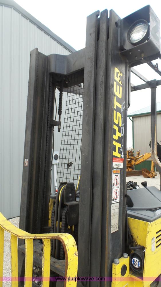image for item AO9836 2004 Hyster N40XMR3 forklift
