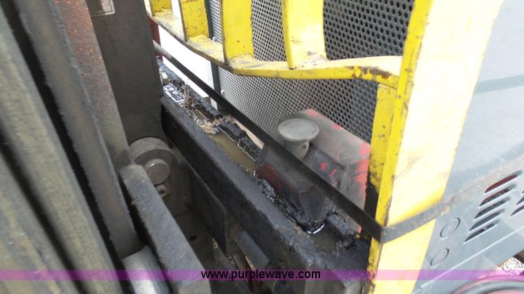 image for item AO9836 2004 Hyster N40XMR3 forklift