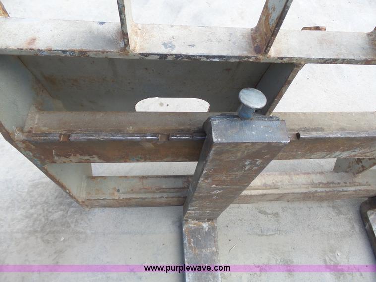 image for item BE9800 MDS skid steer pallet forks