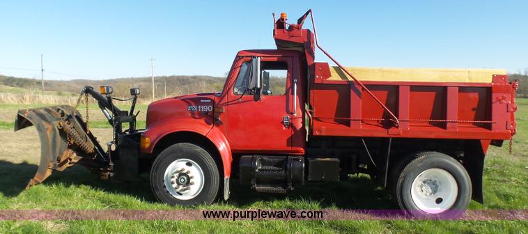 image for item BG9074 1996 International 4700 dump truck