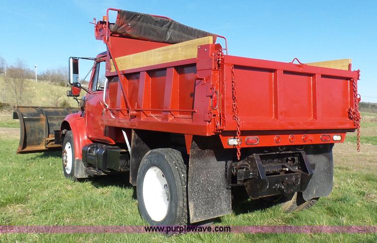 image for item BG9074 1996 International 4700 dump truck