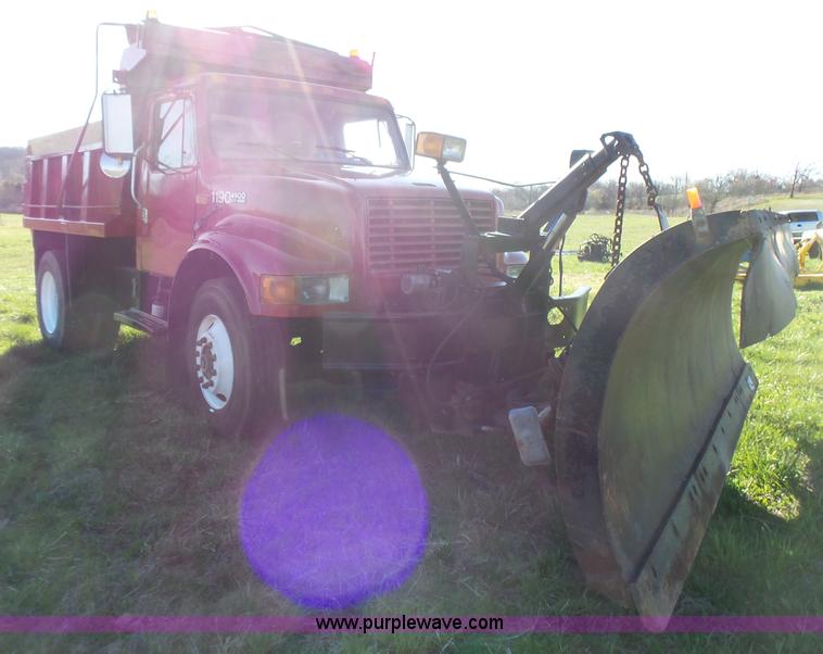 image for item BG9074 1996 International 4700 dump truck