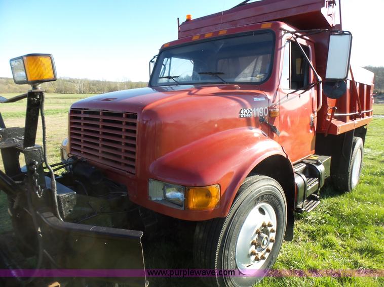 image for item BG9074 1996 International 4700 dump truck