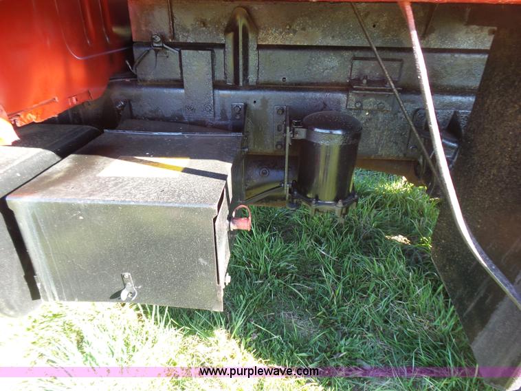 image for item BG9074 1996 International 4700 dump truck