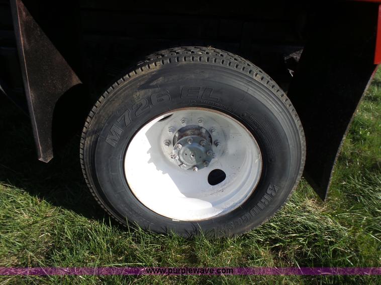 image for item BG9074 1996 International 4700 dump truck