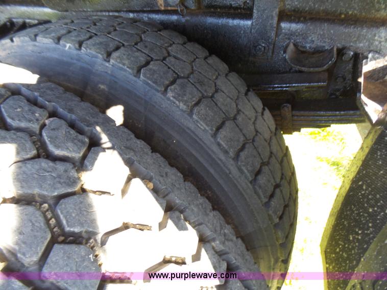 image for item BG9074 1996 International 4700 dump truck