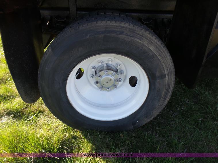 image for item BG9074 1996 International 4700 dump truck