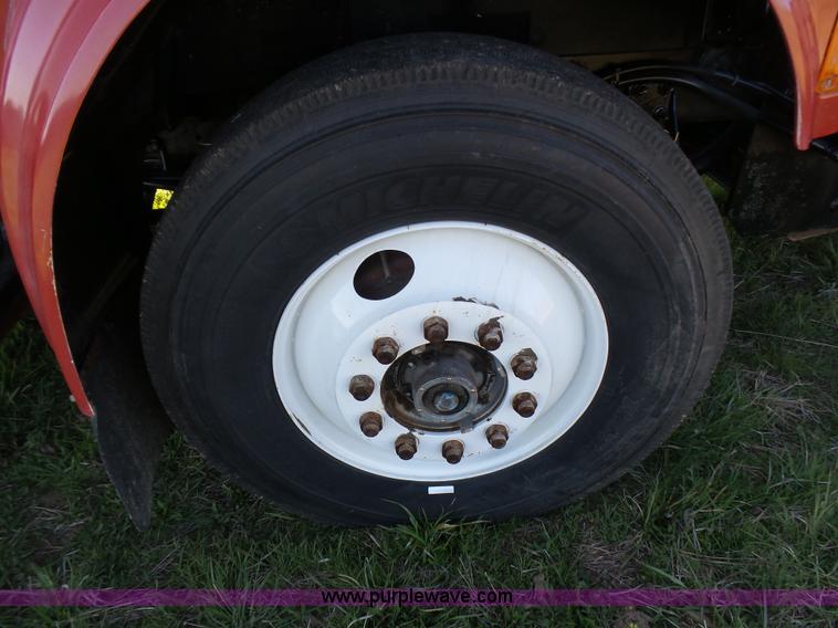 image for item BG9074 1996 International 4700 dump truck