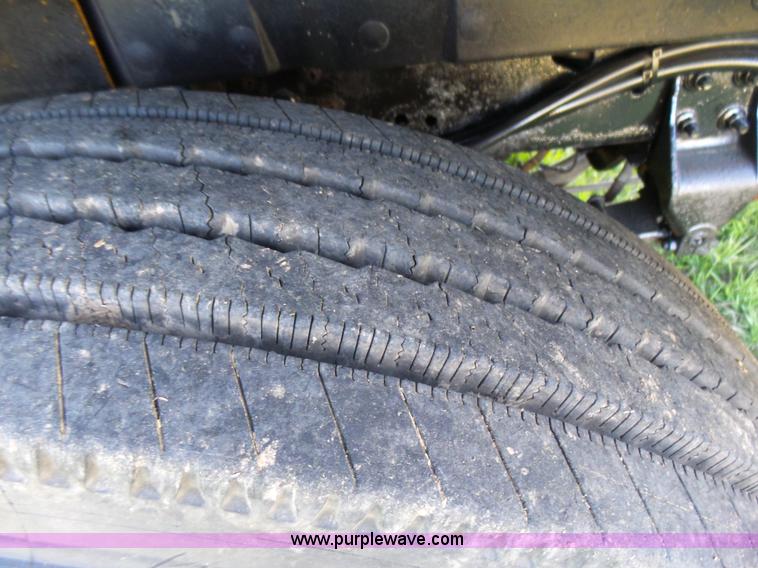 image for item BG9074 1996 International 4700 dump truck