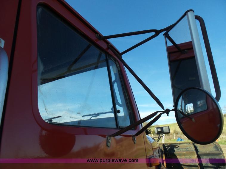 image for item BG9074 1996 International 4700 dump truck