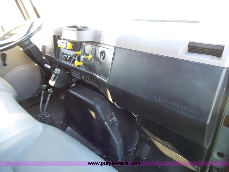 image for item BG9074 1996 International 4700 dump truck