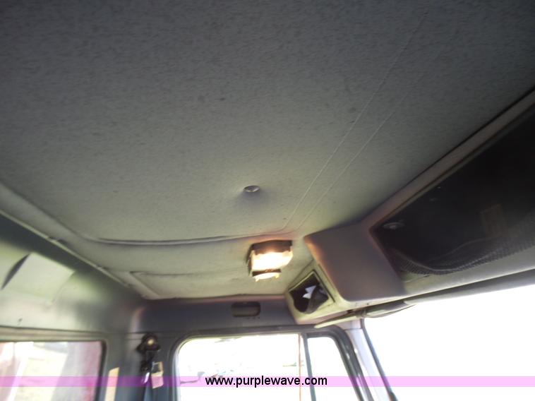 image for item BG9074 1996 International 4700 dump truck