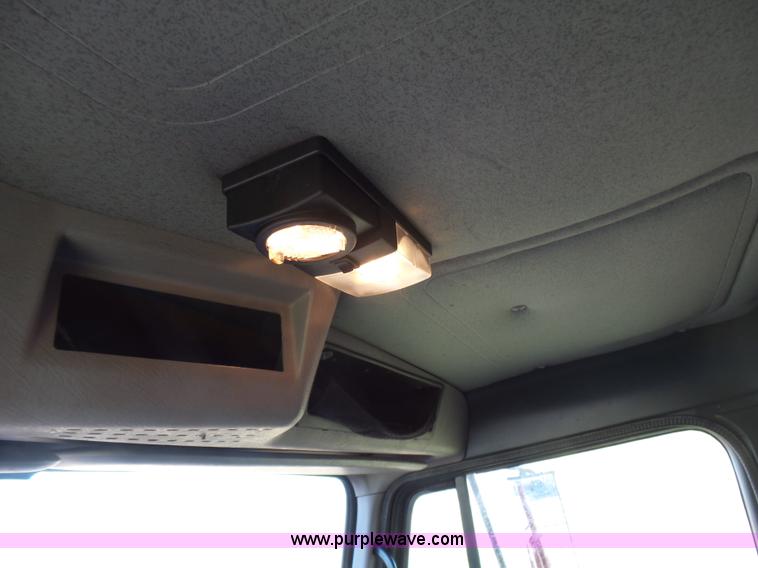 image for item BG9074 1996 International 4700 dump truck