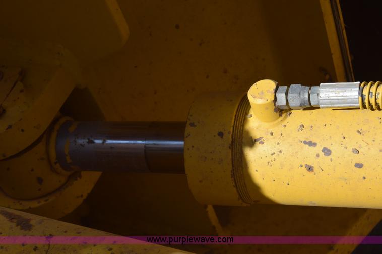 image for item BX9709 2002 Galion 850C motor grader