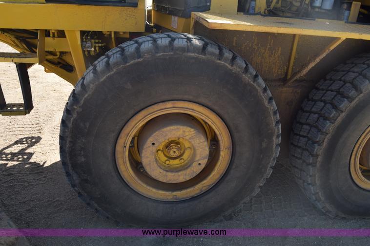 image for item BX9709 2002 Galion 850C motor grader