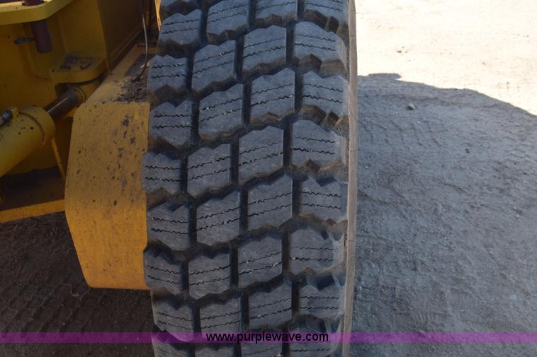 image for item BX9709 2002 Galion 850C motor grader