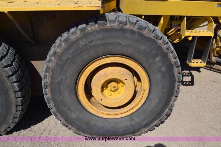 image for item BX9709 2002 Galion 850C motor grader