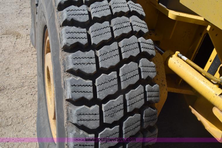 image for item BX9709 2002 Galion 850C motor grader