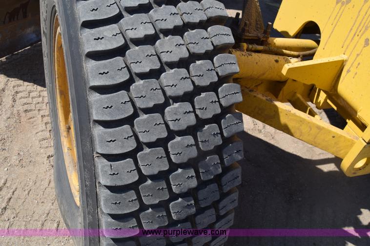 image for item BX9709 2002 Galion 850C motor grader