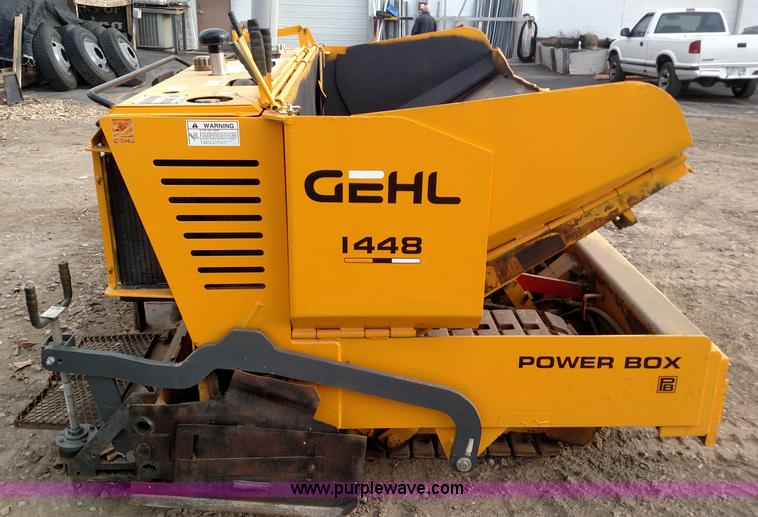 image for item F1267 Gehl 1448 paver