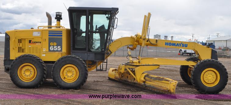 image for item G7332 2006 Komatsu GD655 motor grader