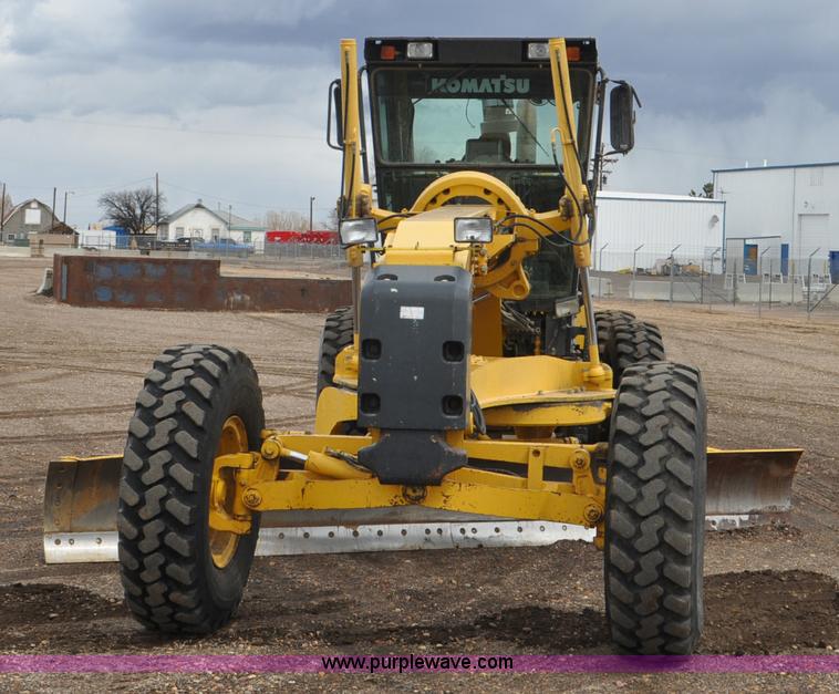 image for item G7332 2006 Komatsu GD655 motor grader