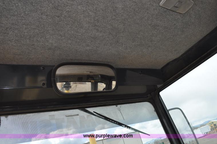 image for item G7332 2006 Komatsu GD655 motor grader