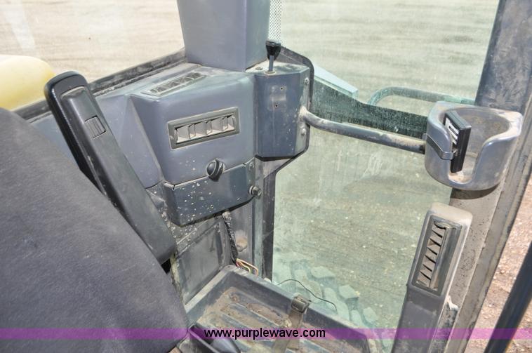 image for item G7332 2006 Komatsu GD655 motor grader