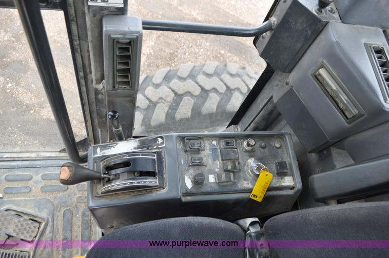 image for item G7332 2006 Komatsu GD655 motor grader