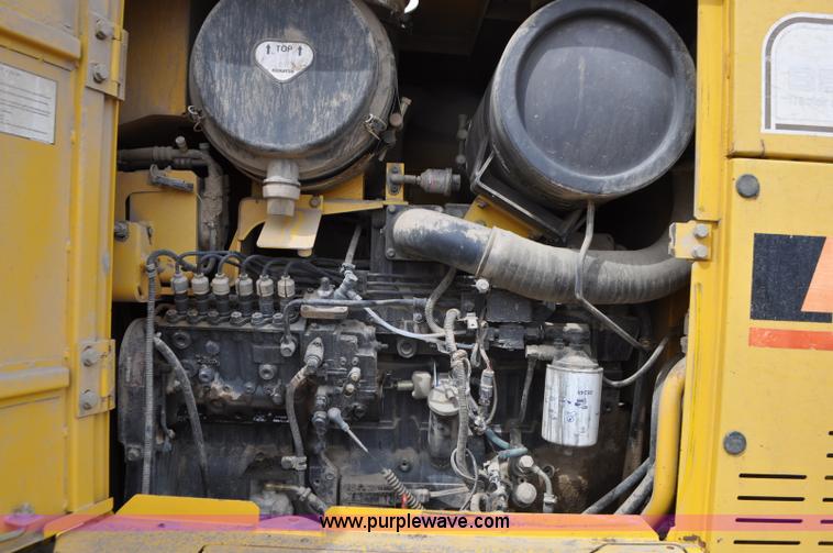 image for item G7332 2006 Komatsu GD655 motor grader