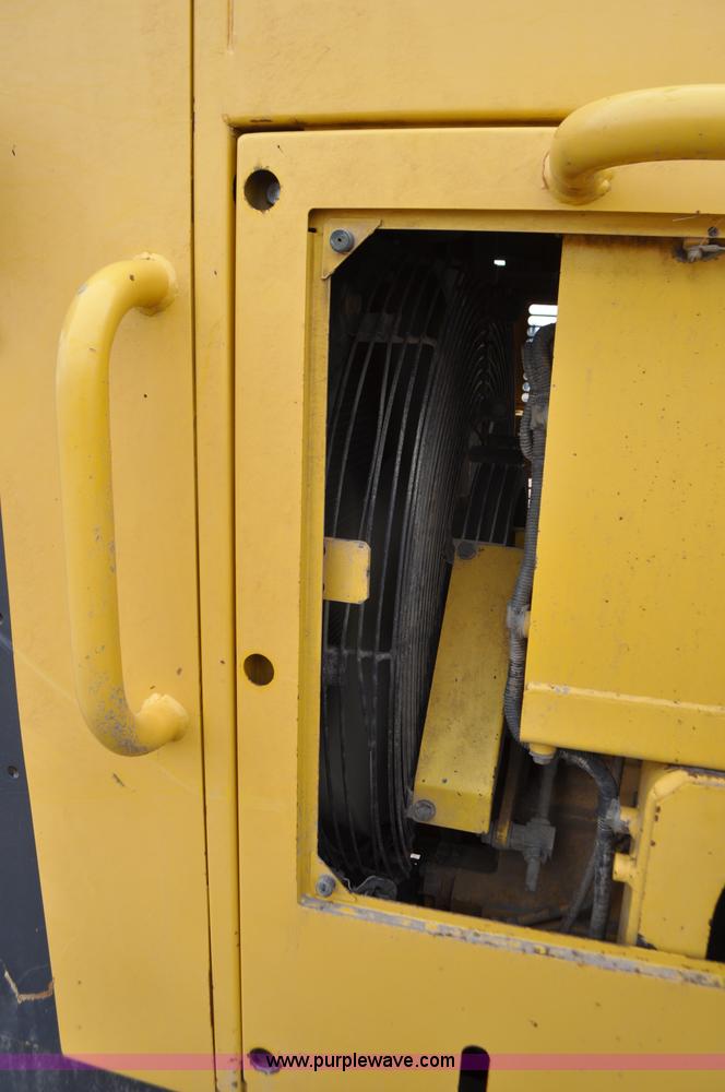 image for item G7332 2006 Komatsu GD655 motor grader