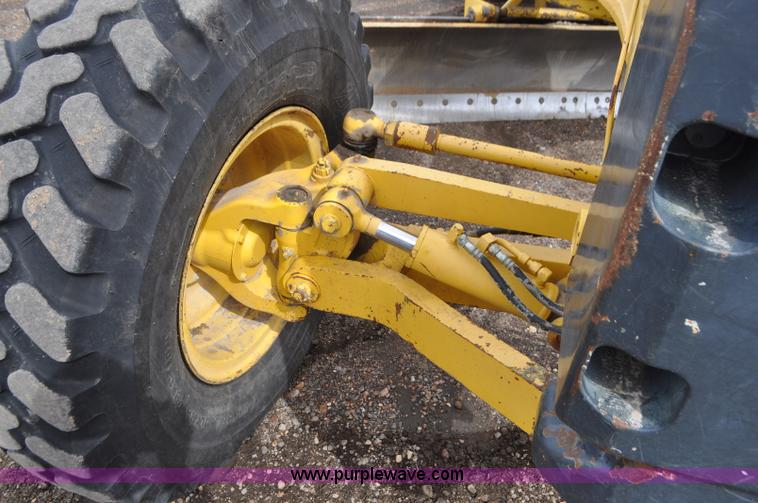 image for item G7332 2006 Komatsu GD655 motor grader