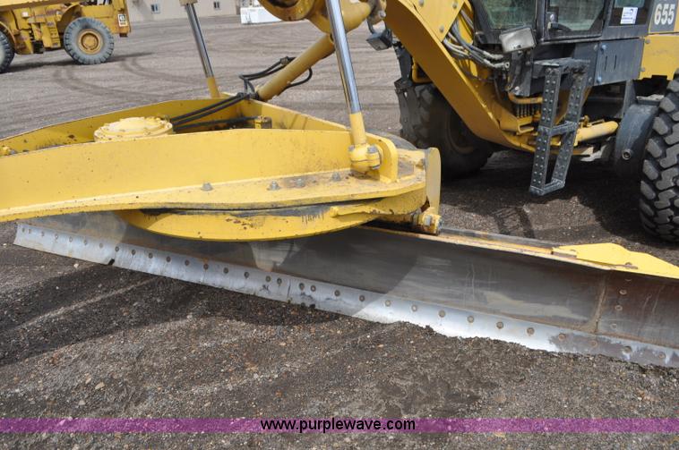 image for item G7332 2006 Komatsu GD655 motor grader