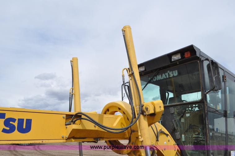 image for item G7332 2006 Komatsu GD655 motor grader
